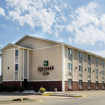 Quality Inn I-70 At Wanamaker Топика Екстериор снимка