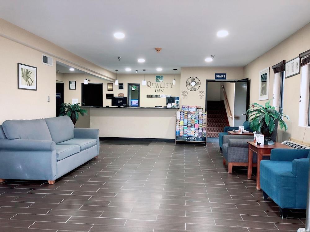 Quality Inn I-70 At Wanamaker Топика Екстериор снимка