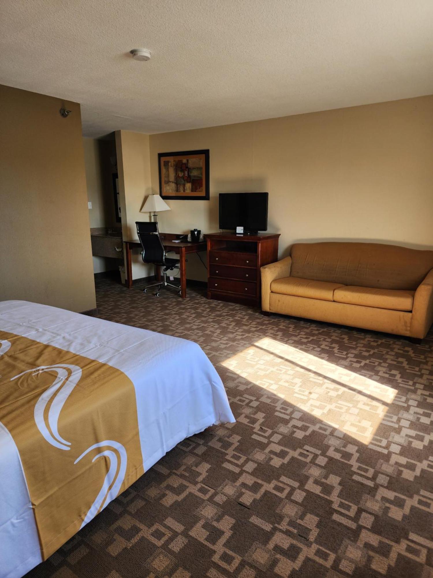 Quality Inn I-70 At Wanamaker Топика Екстериор снимка