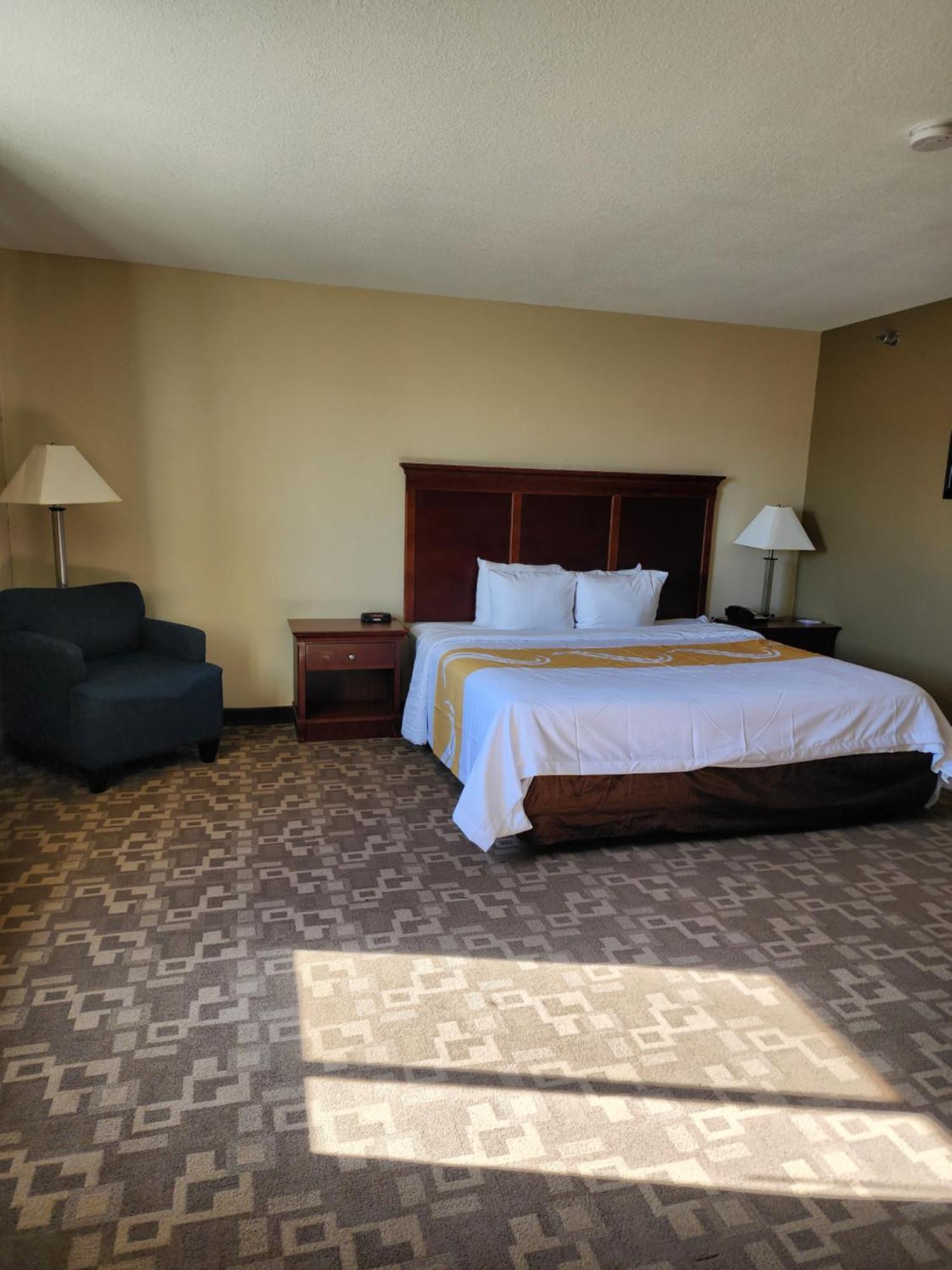Quality Inn I-70 At Wanamaker Топика Екстериор снимка