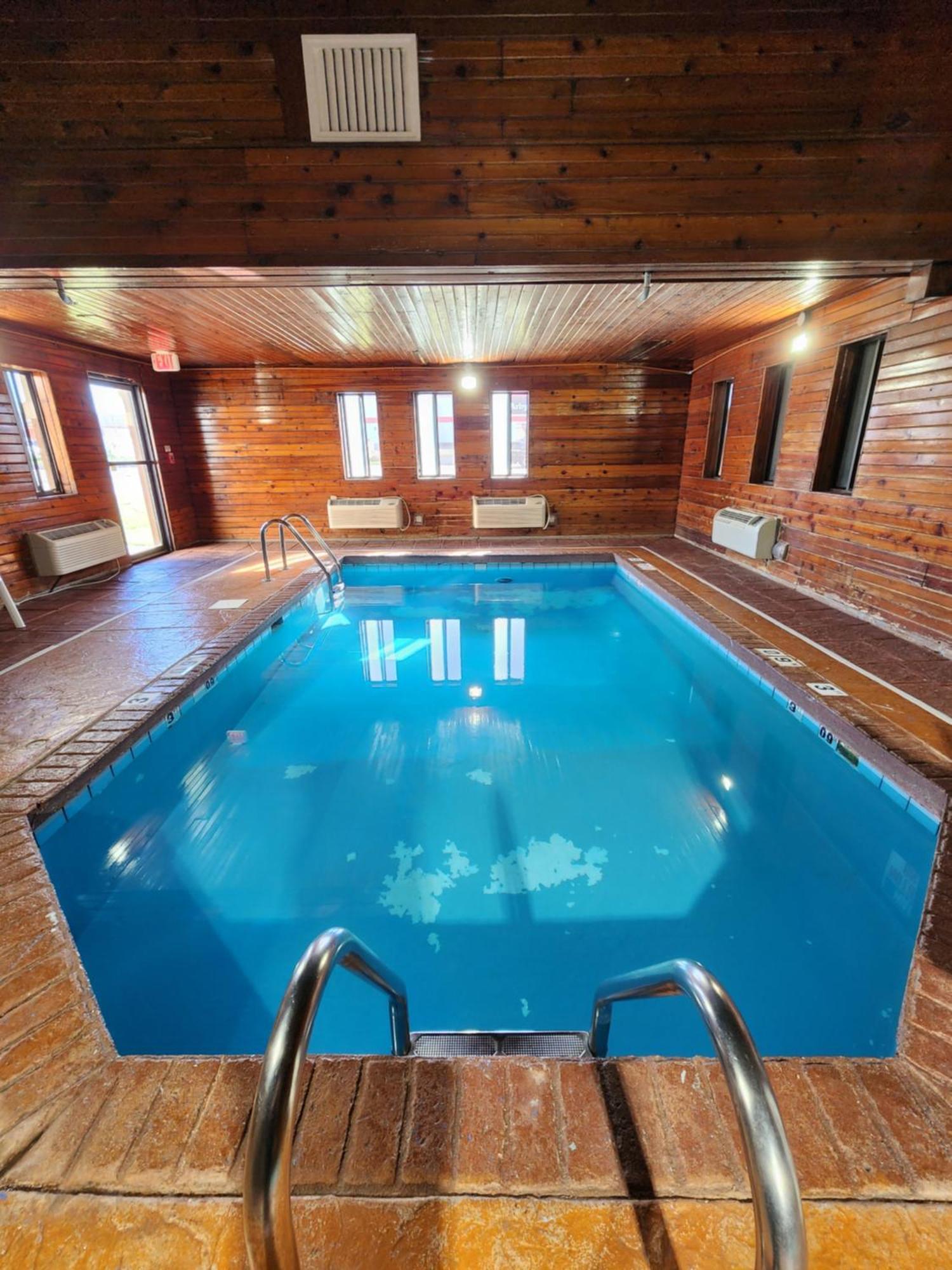 Quality Inn I-70 At Wanamaker Топика Екстериор снимка