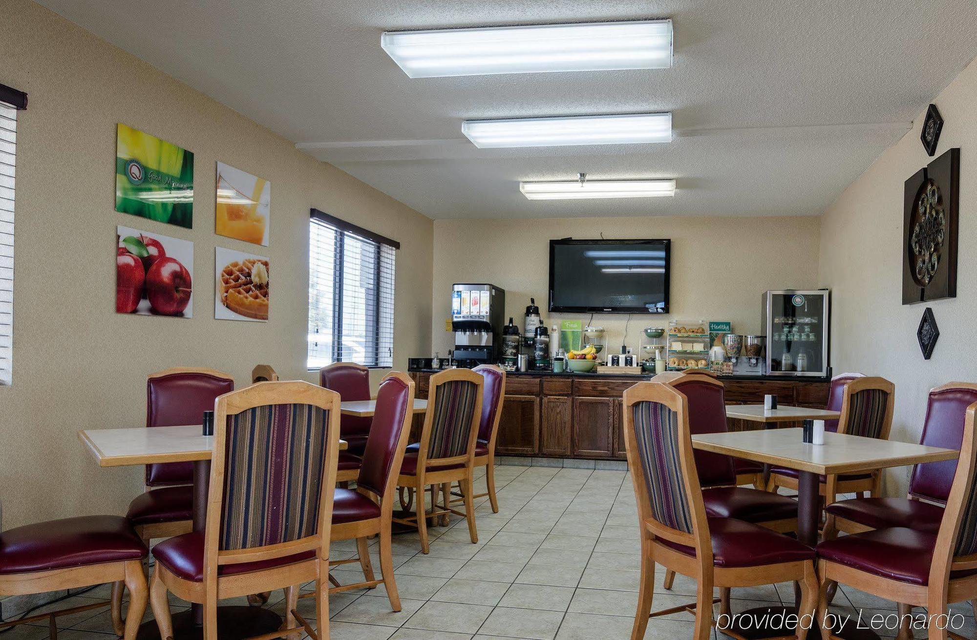 Quality Inn I-70 At Wanamaker Топика Екстериор снимка